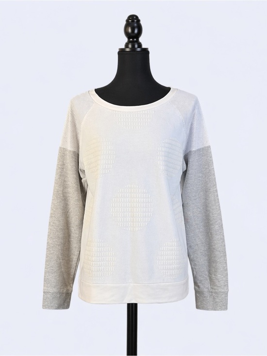 Puma Tops - Puma White Mesh Shoulder Sweatshirt Size Small 🤍